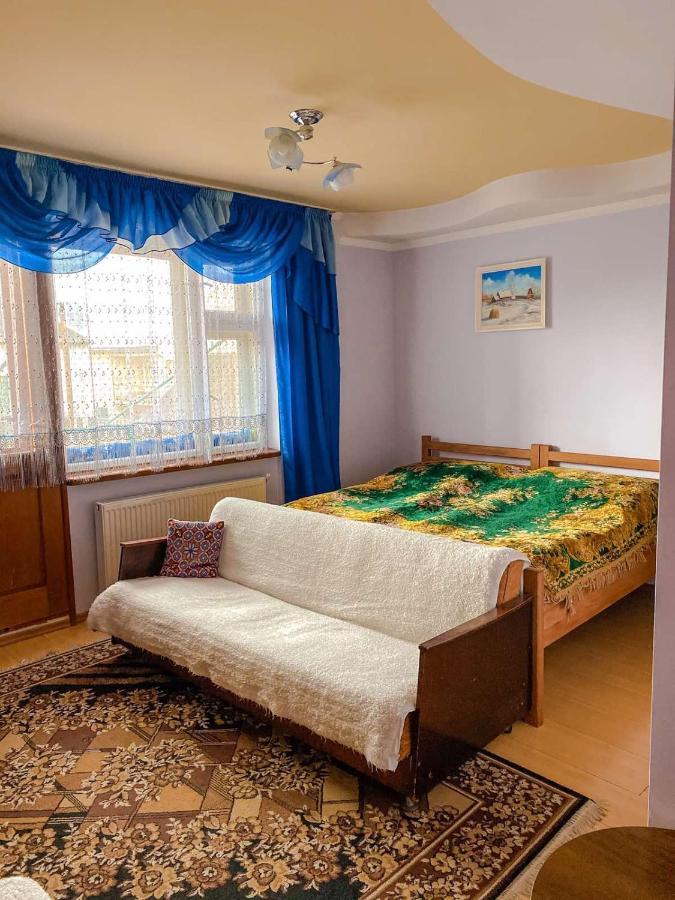 Domashnya Saduba Hotel Mukacheve Luaran gambar