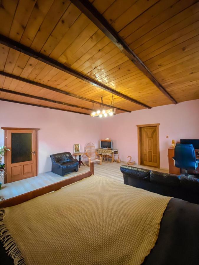 Domashnya Saduba Hotel Mukacheve Luaran gambar